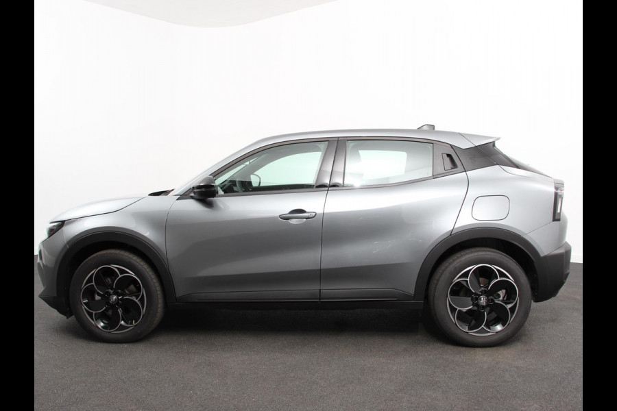 Alfa Romeo junior Elettrica Automaat 156PK Adaptieve Cruise Control LMV 18 inch Full Led Matrix Parkeer sensoren Navigatie Apple Carplay / Android auto  Climate Control