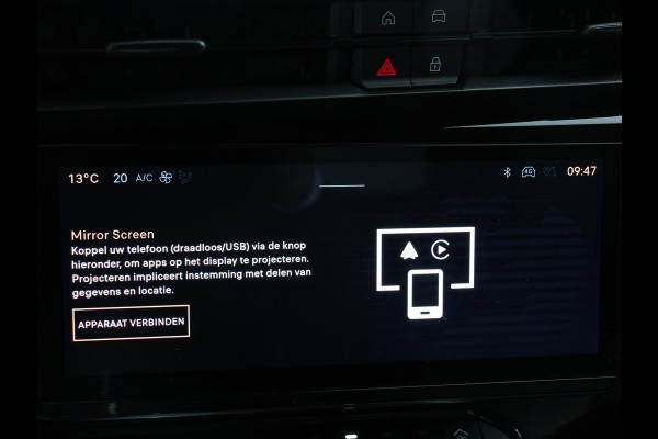 Alfa Romeo junior Elettrica Automaat 156PK Adaptieve Cruise Control LMV 18 inch Full Led Matrix Parkeer sensoren Navigatie Apple Carplay / Android auto  Climate Control