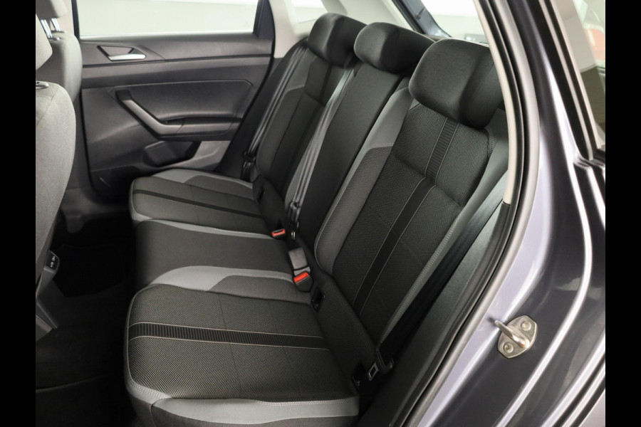 Volkswagen Polo 1.0 TSI Style 95 PK DSG Automaat |   Navigatie via app |  Parkeersensoren | Privacy glass |