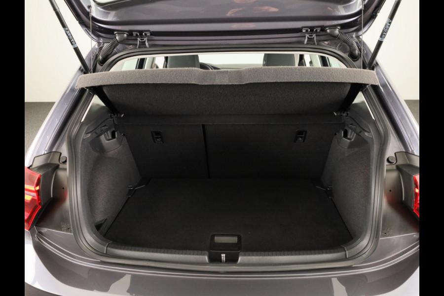 Volkswagen Polo 1.0 TSI Style 95 PK DSG Automaat |   Navigatie via app |  Parkeersensoren | Privacy glass |