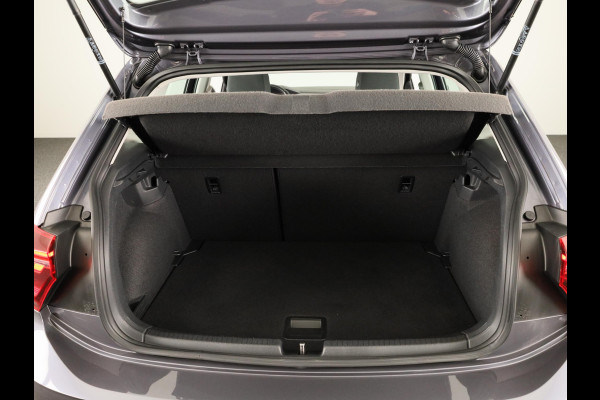 Volkswagen Polo 1.0 TSI Style 95 PK DSG Automaat |   Navigatie via app |  Parkeersensoren | Privacy glass |