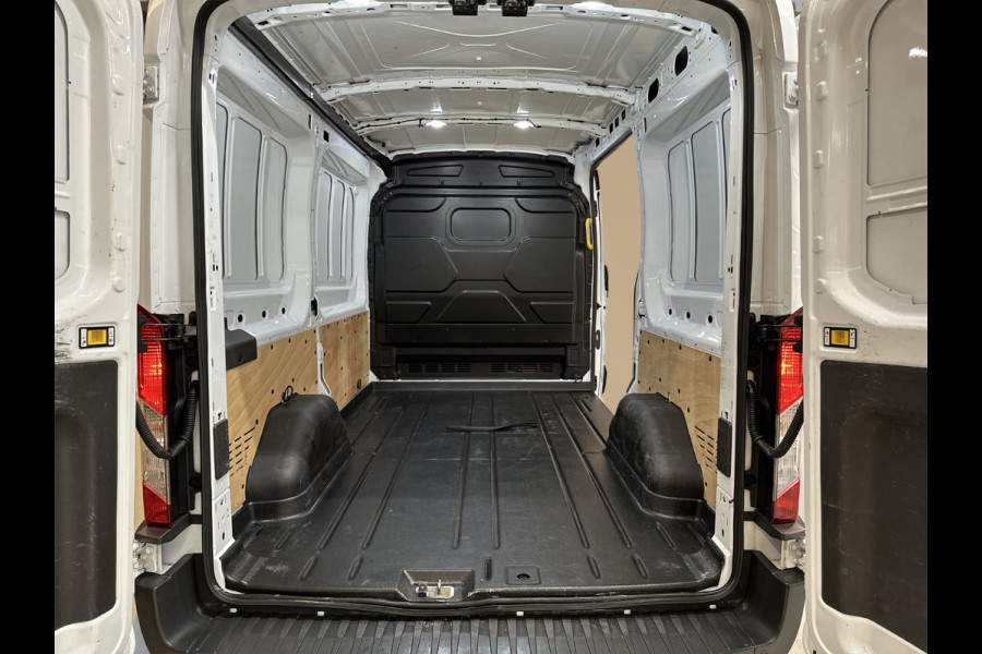 Ford Transit 2.0 TDCI L2H2 3Pers. / Pdc.V+A / Airco / Radio multimedia / Imperial / Apk 07-2026