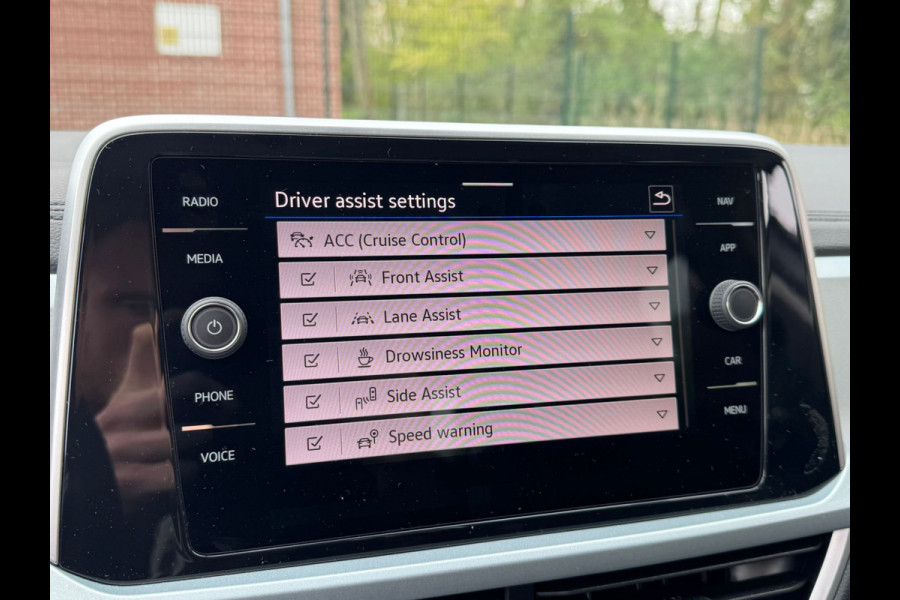 Volkswagen T-Roc TSI 115PK LIFE GOAL EDITION VIRTUAL/NAVI/ACC/STOELVERW.