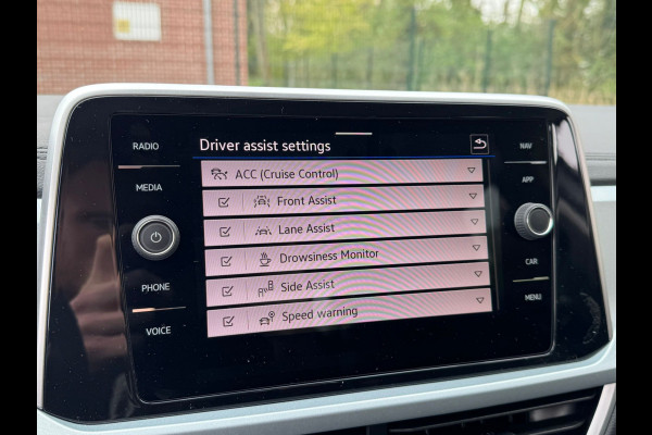 Volkswagen T-Roc TSI 115PK LIFE GOAL EDITION VIRTUAL/NAVI/ACC/STOELVERW.