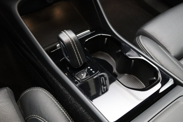 Volvo XC40 Recharge P8 408 PK AWD R-Design, Leder, H/K Sound, Memory