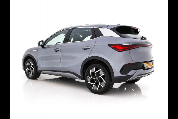 BYD ATTO 3 Comfort 60 kWh [ 3-Fase ] {SOH-92%} (INCL.BTW) *PANO | ADAPTIVE-CRUISE | LEATHER | FULL-LED | TOP-VIEW | BLIND-SPOT | HEATED-COMFORTSEATS | DIGI-COCKPIT | CARPLAY | DAB | NAVI-FULLMAP | ECC | PDC | 18''ALU*