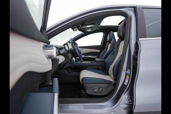 BYD ATTO 3 Comfort 60 kWh [ 3-Fase ] {SOH-92%} (INCL.BTW) *PANO | ADAPTIVE-CRUISE | LEATHER | FULL-LED | TOP-VIEW | BLIND-SPOT | HEATED-COMFORTSEATS | DIGI-COCKPIT | CARPLAY | DAB | NAVI-FULLMAP | ECC | PDC | 18''ALU*