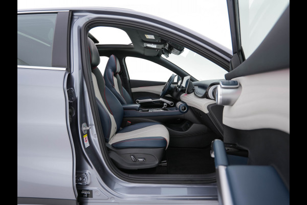 BYD ATTO 3 Comfort 60 kWh [ 3-Fase ] {SOH-92%} (INCL.BTW) *PANO | ADAPTIVE-CRUISE | LEATHER | FULL-LED | TOP-VIEW | BLIND-SPOT | HEATED-COMFORTSEATS | DIGI-COCKPIT | CARPLAY | DAB | NAVI-FULLMAP | ECC | PDC | 18''ALU*