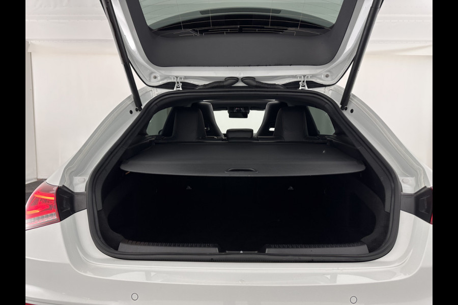 Mercedes-Benz CLA-Klasse Shooting Brake 200 d Business Solution AMG (INCL-BTW) *PANO | DISTRONIC | LEATHER-MICROFIBRE | MULITBEAM | AMBIENTLIGHT | BLINDSPOT | HEATED-SPORTSEATS | WIDESCREEN-DIGICOCKPIT | DAB+ | NAVI-FULLMAP | CAMERA | PRIVACYGLASS | 18''ALU*