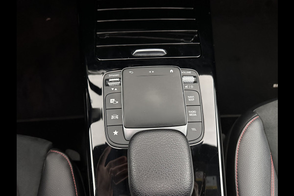 Mercedes-Benz CLA-Klasse Shooting Brake 200 d Business Solution AMG (INCL-BTW) *PANO | DISTRONIC | LEATHER-MICROFIBRE | MULITBEAM | AMBIENTLIGHT | BLINDSPOT | HEATED-SPORTSEATS | WIDESCREEN-DIGICOCKPIT | DAB+ | NAVI-FULLMAP | CAMERA | PRIVACYGLASS | 18''ALU*