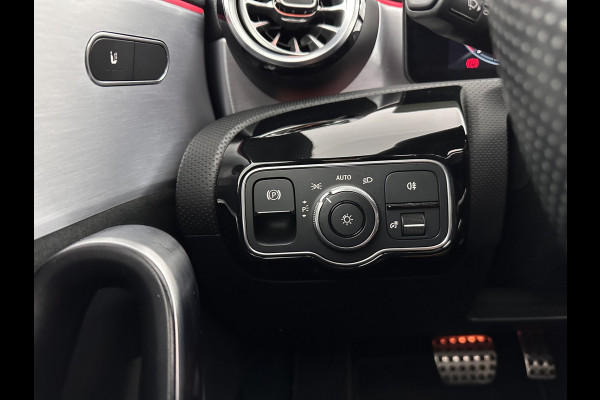 Mercedes-Benz CLA-Klasse Shooting Brake 200 d Business Solution AMG (INCL-BTW) *PANO | DISTRONIC | LEATHER-MICROFIBRE | MULITBEAM | AMBIENTLIGHT | BLINDSPOT | HEATED-SPORTSEATS | WIDESCREEN-DIGICOCKPIT | DAB+ | NAVI-FULLMAP | CAMERA | PRIVACYGLASS | 18''ALU*