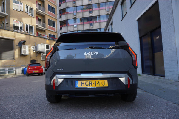 Kia EV3 Plus 81.4 kWh | Adaptieve cruise + Lane dep | 605km WLTP | Apple Carplay | Verwarde stoelen + stuurwiel | Keyless |