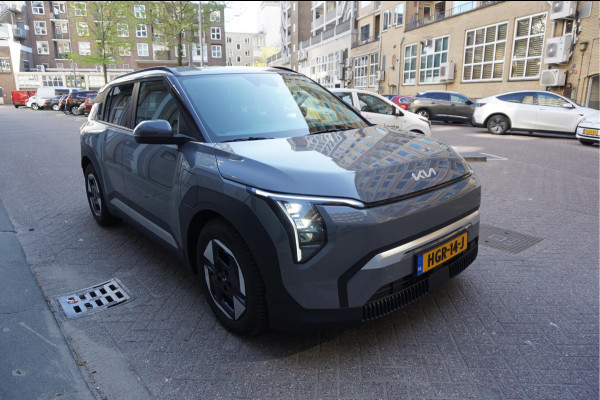 Kia EV3 Plus 81.4 kWh | Adaptieve cruise + Lane dep | 605km WLTP | Apple Carplay | Verwarde stoelen + stuurwiel | Keyless |