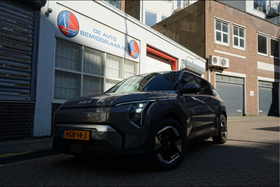 Kia EV3 Plus 81.4 kWh | Adaptieve cruise + Lane dep | 605km WLTP | Apple Carplay | Verwarde stoelen + stuurwiel | Keyless |