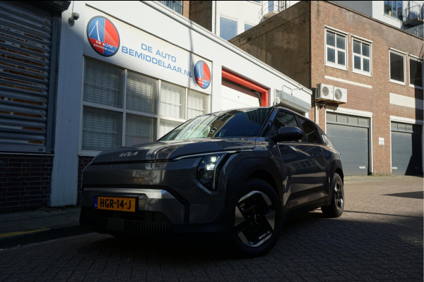 Kia EV3 Plus 81.4 kWh | Adaptieve cruise + Lane dep | 605km WLTP | Apple Carplay | Verwarde stoelen + stuurwiel | Keyless |