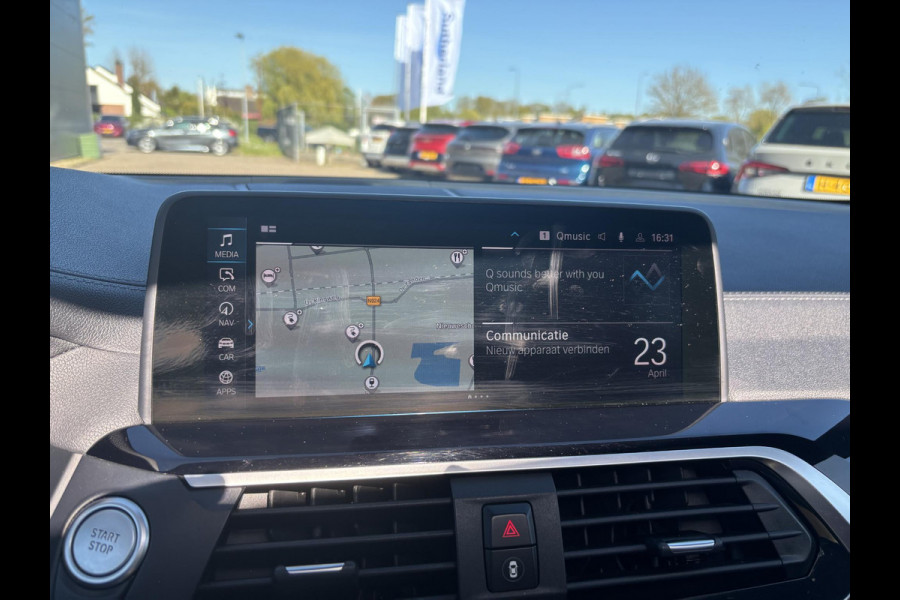 BMW X3 xDrive30e M Sport Plug-in Hybrid 292pk | VOL! | Panormamadak | Adaptive cruise | Trekhaak | M-pakket | Sportstoelen | 21 inch | Head-up Display | Memory seats | Harman Kardon | 360 graden camera | Keyless | Stoelverwarming | Adaptief deming systeem | Draadloos opladen
