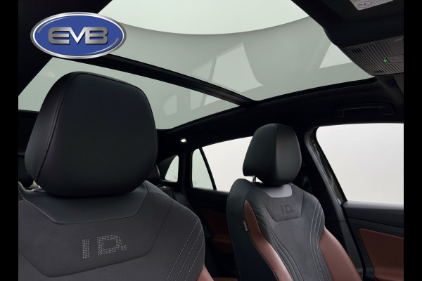 Volkswagen ID.4 Tech Max 77 kWh, VOL OPTIES, panoramadak, electr trekhaak, headup display, matrix led, NL auto met nap