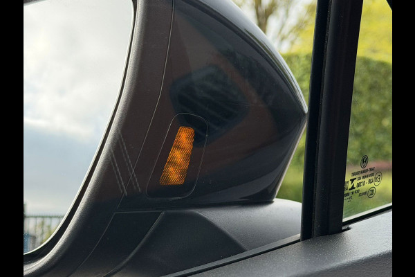 Volkswagen ID.4 Tech Max 77 kWh, VOL OPTIES, panoramadak, electr trekhaak, headup display, matrix led, NL auto met nap