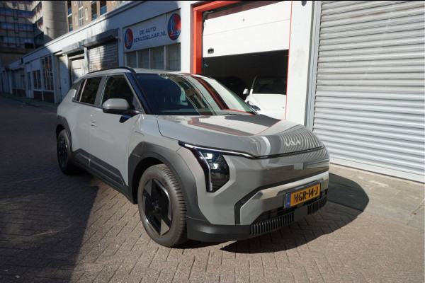Kia EV3 Plus 81.4 kWh | Adaptieve cruise + Lane dep | 605km WLTP | Apple Carplay | Verwarde stoelen + stuurwiel | Keyless |