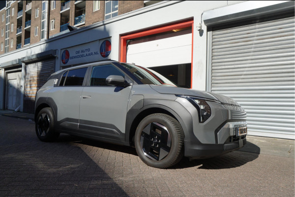 Kia EV3 Plus 81.4 kWh | Adaptieve cruise + Lane dep | 605km WLTP | Apple Carplay | Verwarde stoelen + stuurwiel | Keyless |