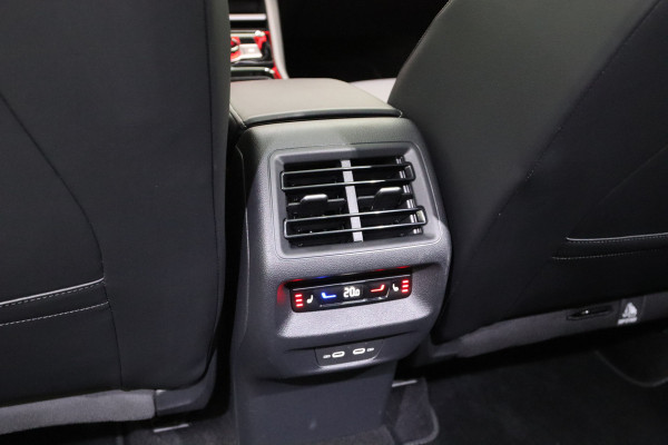 Volkswagen Tayron 1.5 eHybrid 272 PK R-Line Edition PHEV, Trekhaak, Panoramadak, Leder, Harman/Kardon