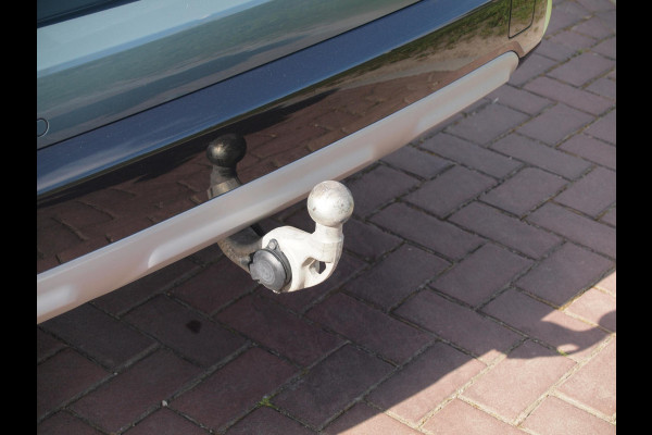 BMW X1 sDrive18i | NIEUW MODEL | Trekhaak | Sportstoelen met geheugen | Sfeerverlichting | Camera | Leer |