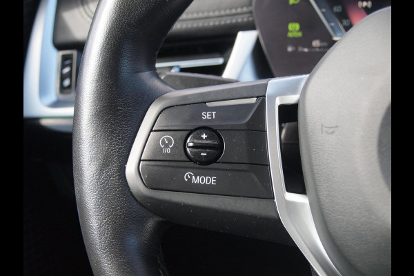 BMW X1 sDrive18i | NIEUW MODEL | Trekhaak | Sportstoelen met geheugen | Sfeerverlichting | Camera | Leer |