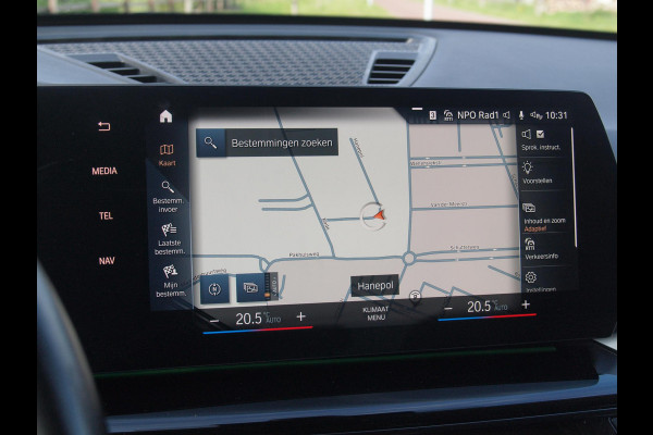 BMW X1 sDrive18i | NIEUW MODEL | Trekhaak | Sportstoelen met geheugen | Sfeerverlichting | Camera | Leer |