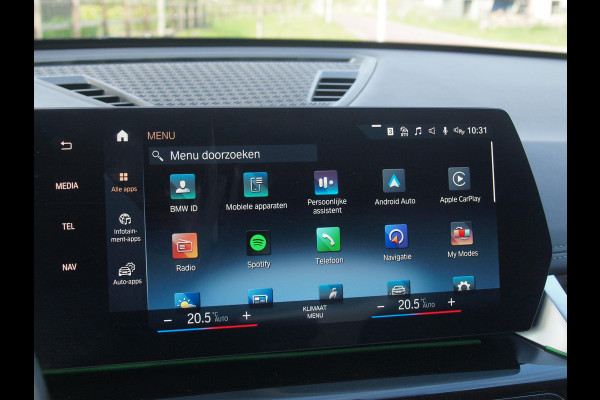 BMW X1 sDrive18i | NIEUW MODEL | Trekhaak | Sportstoelen met geheugen | Sfeerverlichting | Camera | Leer |