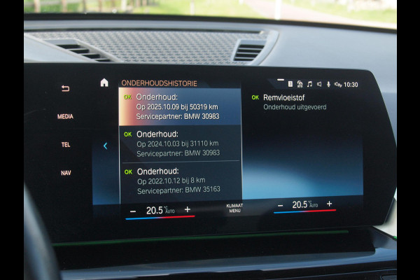 BMW X1 sDrive18i | NIEUW MODEL | Trekhaak | Sportstoelen met geheugen | Sfeerverlichting | Camera | Leer |