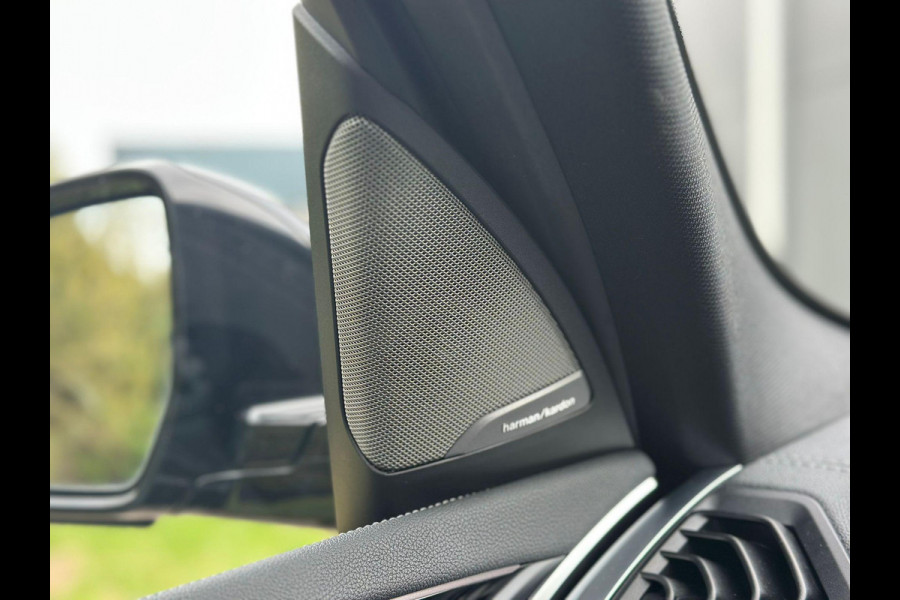BMW X3 xDrive30e M Sport Plug-in Hybrid 292pk | VOL! | Panormamadak | Adaptive cruise | Trekhaak | M-pakket | Sportstoelen | 21 inch | Head-up Display | Memory seats | Harman Kardon | 360 graden camera | Keyless | Stoelverwarming | Adaptief deming systeem | Draadloos opladen