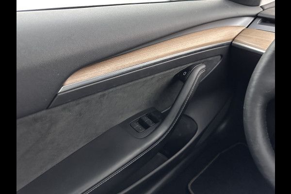 Tesla Model 3 Standard RWD Plus 60 kWh [ 3-Fase-11kW ] {SOH-87%} (INCL-BTW) Aut. *PANO | AUTOPILOT | LEATHER | KEYLESS | FULL-LED | MEMORY-PACK | TOPVIEW | DAB | CARPLAY | DIGI-COCKPIT | LANE-ASSIST | COMFORTSEATS | 19"ALU*