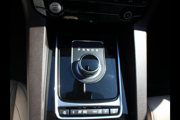 Jaguar F-Pace 2.0 Portfolio AWD 25t | PANORAMADAK | LEDEREN BEKLEDING |