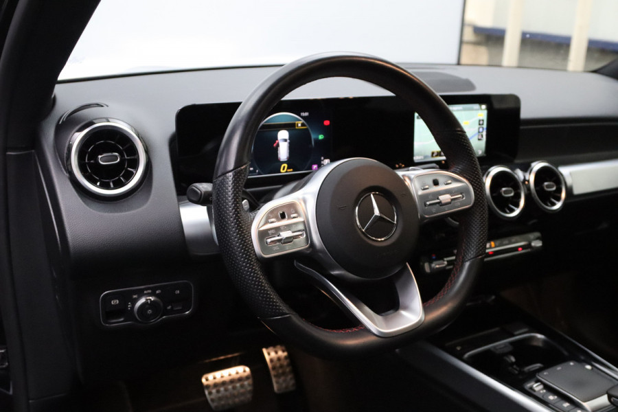 Mercedes-Benz Glb 200 Automaat AMG Line, Panoramadak, Trekhaak, Stoelverwarming