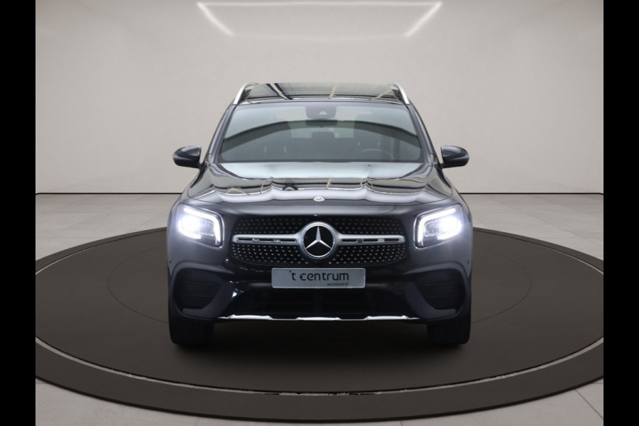 Mercedes-Benz Glb 200 Automaat AMG Line, Panoramadak, Trekhaak, Stoelverwarming