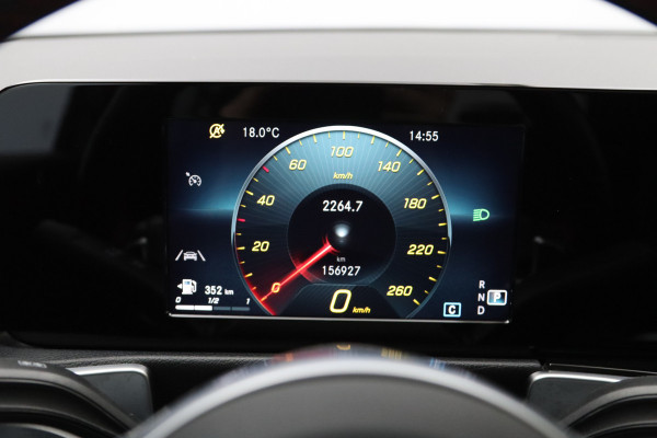 Mercedes-Benz Glb 200 Automaat AMG Line, Panoramadak, Trekhaak, Stoelverwarming