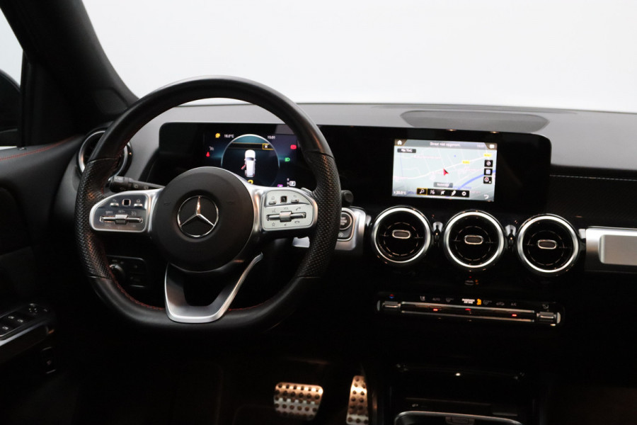 Mercedes-Benz Glb 200 Automaat AMG Line, Panoramadak, Trekhaak, Stoelverwarming