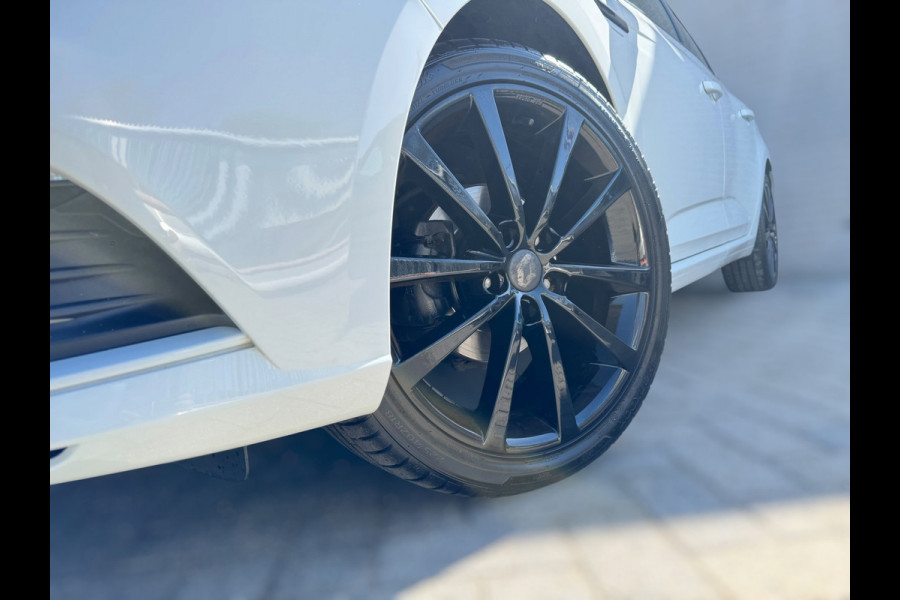 Renault Mégane 1.2 TCe Zen PDC / CRUISE / NAVI / STOELVERWARMING / ZWARTE LMV / ECC