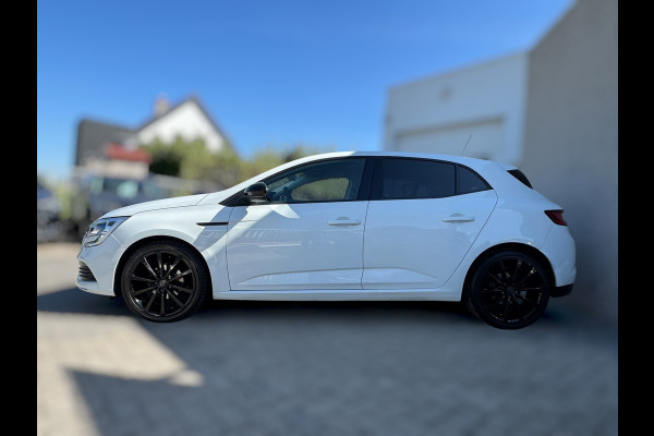Renault Mégane 1.2 TCe Zen PDC / CRUISE / NAVI / STOELVERWARMING / ZWARTE LMV / ECC