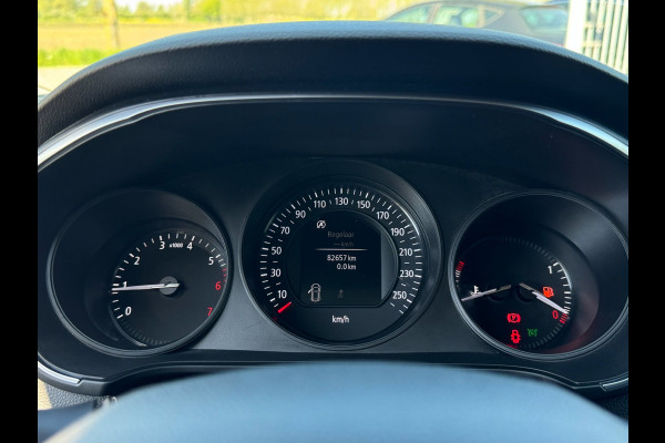 Renault Mégane 1.2 TCe Zen PDC / CRUISE / NAVI / STOELVERWARMING / ZWARTE LMV / ECC