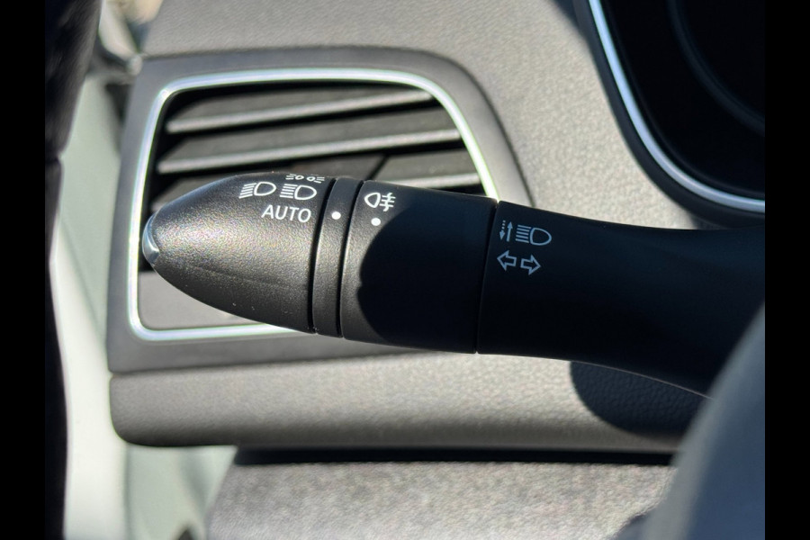 Renault Mégane 1.2 TCe Zen PDC / CRUISE / NAVI / STOELVERWARMING / ZWARTE LMV / ECC