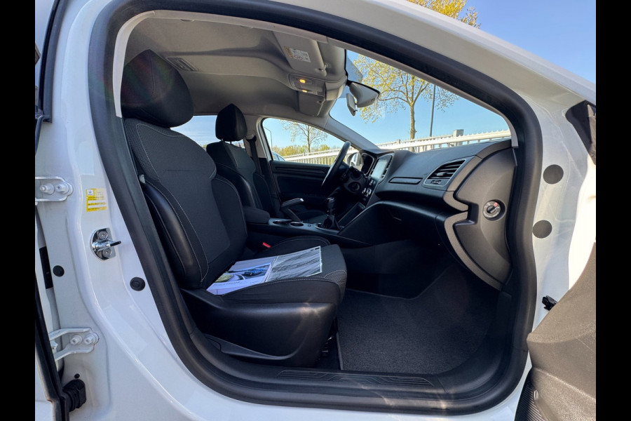 Renault Mégane 1.2 TCe Zen PDC / CRUISE / NAVI / STOELVERWARMING / ZWARTE LMV / ECC