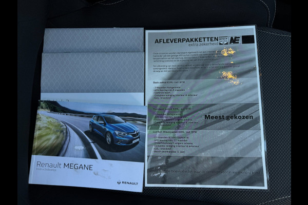 Renault Mégane 1.2 TCe Zen PDC / CRUISE / NAVI / STOELVERWARMING / ZWARTE LMV / ECC