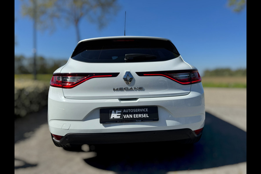 Renault Mégane 1.2 TCe Zen PDC / CRUISE / NAVI / STOELVERWARMING / ZWARTE LMV / ECC