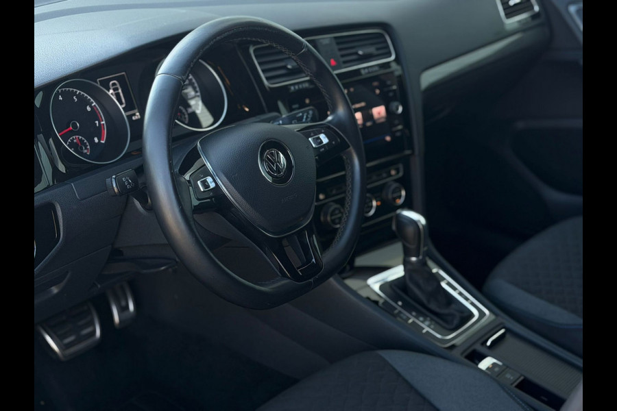 Volkswagen Golf 1.5 TSI AUTOMAAT Comfortline Business, achteruitrijcamera, climaat controle,navigatie, cruise controle
