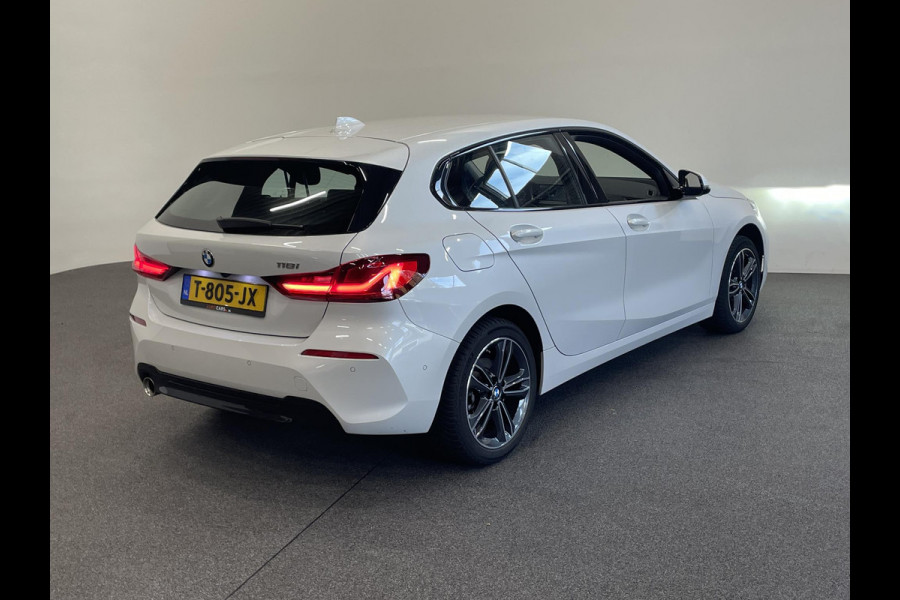 BMW 1-serie 118i Sportline Business Edition Automaat Navigatie Apple Carplay/Android Auto Camera Parkeersensoren Cruise Control Virtual Cockpit Sfeerverlichting Ledverlichting Climate Control Lichtmetalen velgen