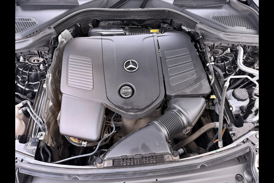 Mercedes-Benz GLC 300e AMG 4Matic // SoH 95% // Panorama dak // Burmester // Memory // 360 Camera // 20 inch // Treeplanken // Sfeerverlichting //