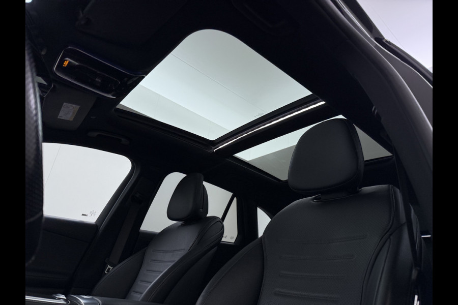 Mercedes-Benz GLC 300e AMG 4Matic // SoH 95% // Panorama dak // Burmester // Memory // 360 Camera // 20 inch // Treeplanken // Sfeerverlichting //
