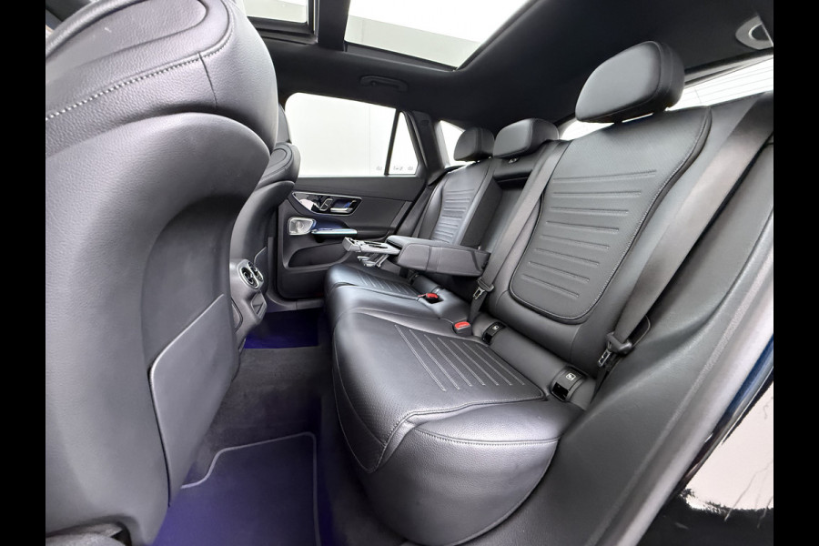 Mercedes-Benz GLC 300e AMG 4Matic // SoH 95% // Panorama dak // Burmester // Memory // 360 Camera // 20 inch // Treeplanken // Sfeerverlichting //
