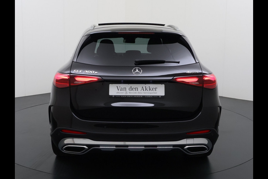Mercedes-Benz GLC 300e AMG 4Matic // SoH 95% // Panorama dak // Burmester // Memory // 360 Camera // 20 inch // Treeplanken // Sfeerverlichting //